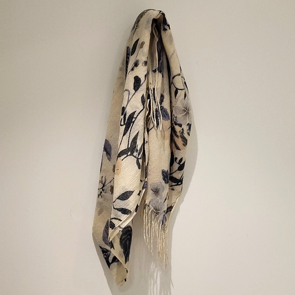 Scarf- H&M - Picture 4 of 4